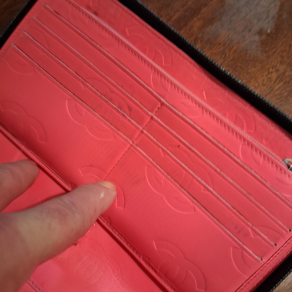 Chanel Black Quilted Wallet - Picture 12 of 16